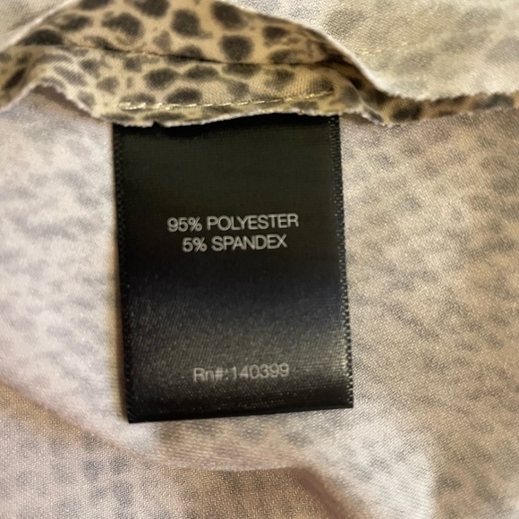 Norma kamali Womens Long-Sleeve Snake Print Button-Front Top - Neutral - Picture 4 of 13